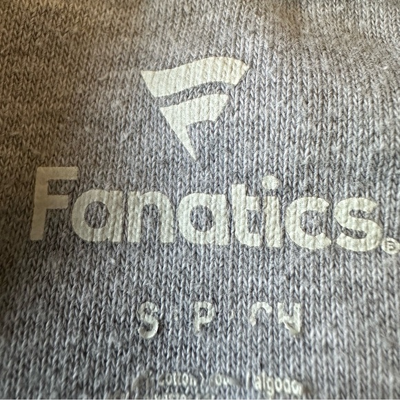 Cute sweatshirt - Picture 3 of 3